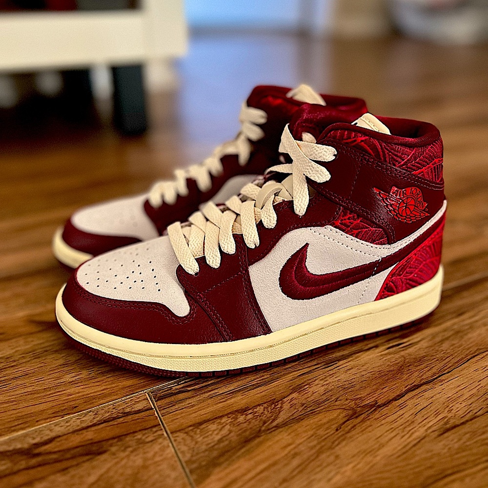 Air Jordan 1 Special Edition “Tiki Leaf”